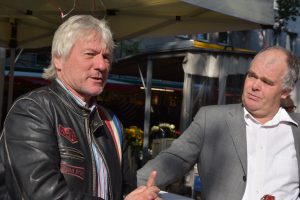 Kabarettist Jürgen Becker (li.) mit Rainer Röth, Leiter des Betreuungsvereins